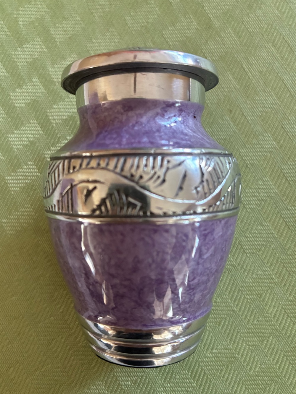 KEEPSAKE URN FOR HUMAN OR PET ASHES Brand New! - Picture 2 of 5